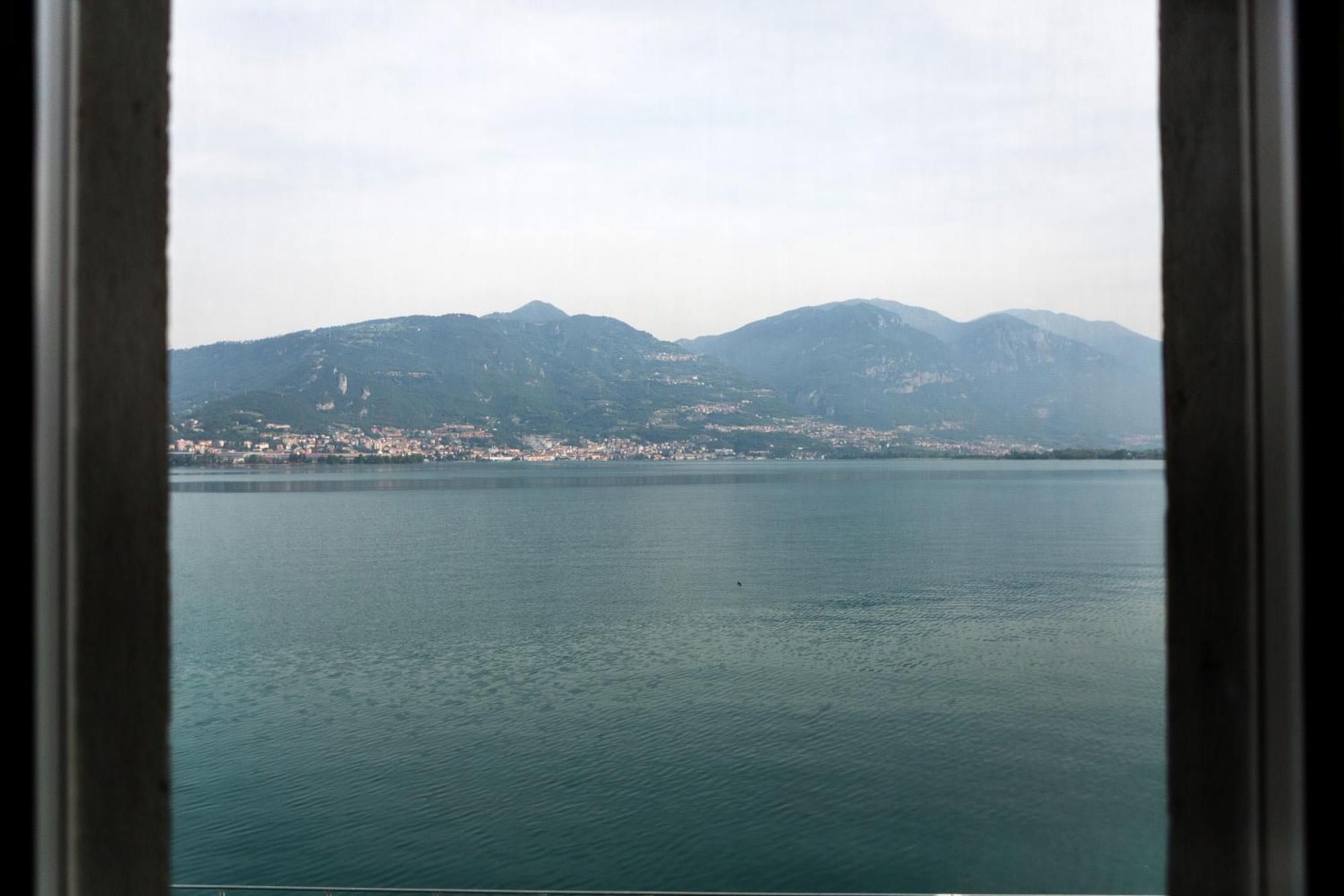 Lakefront Home Residenza Il Gallo In Riva Al Lago Pisogne Exteriör bild